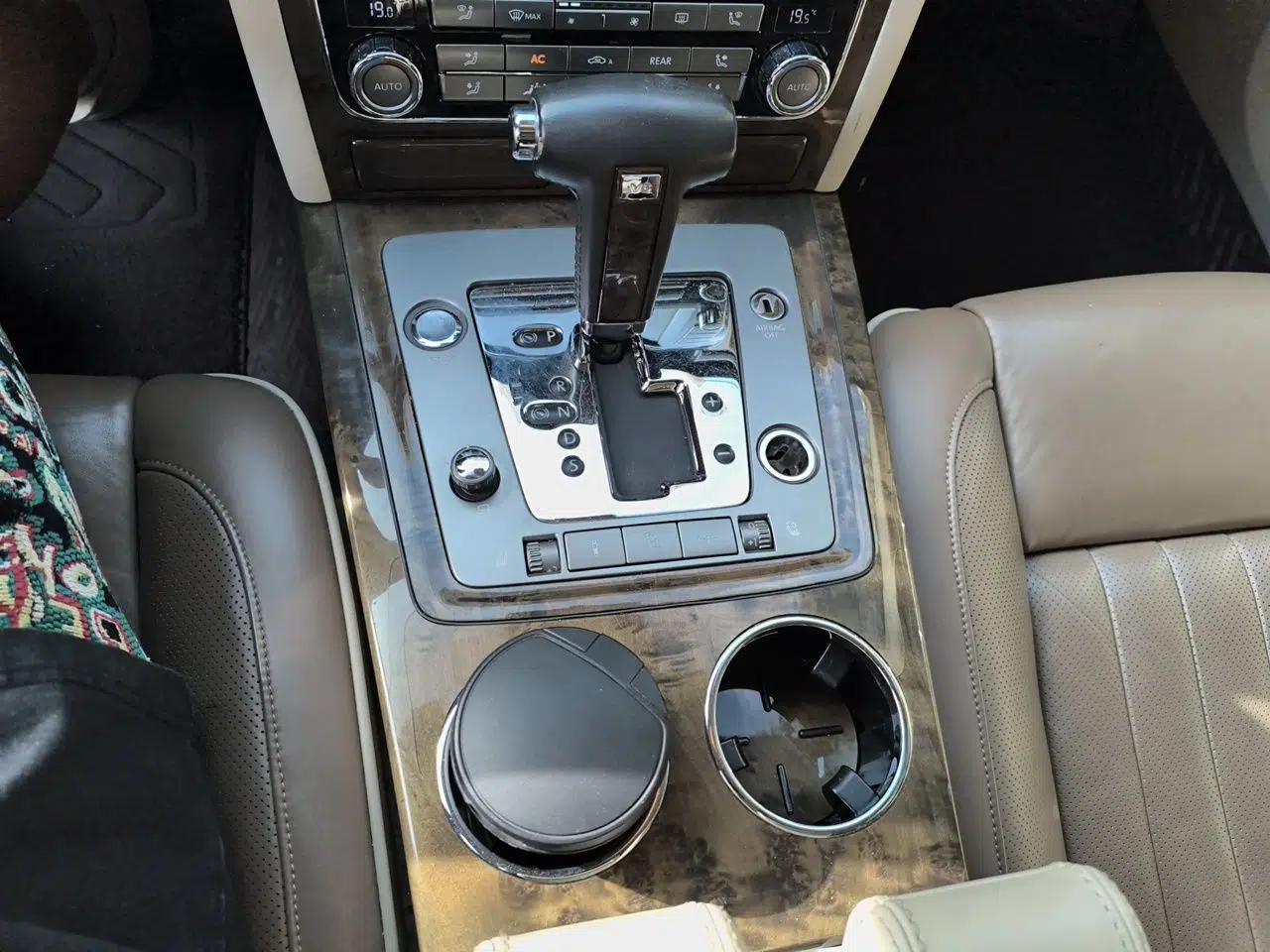 Volkswagen Phaeton 2011 3.6L V6 4-Seater Extended-Length Individual Edition — миниатюра 14