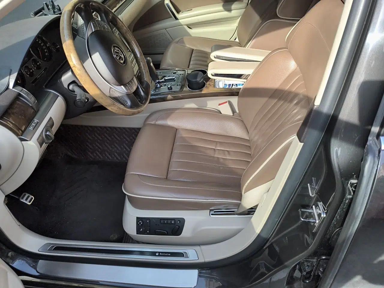 Volkswagen Phaeton 2011 3.6L V6 4-Seater Extended-Length Individual Edition — миниатюра 15
