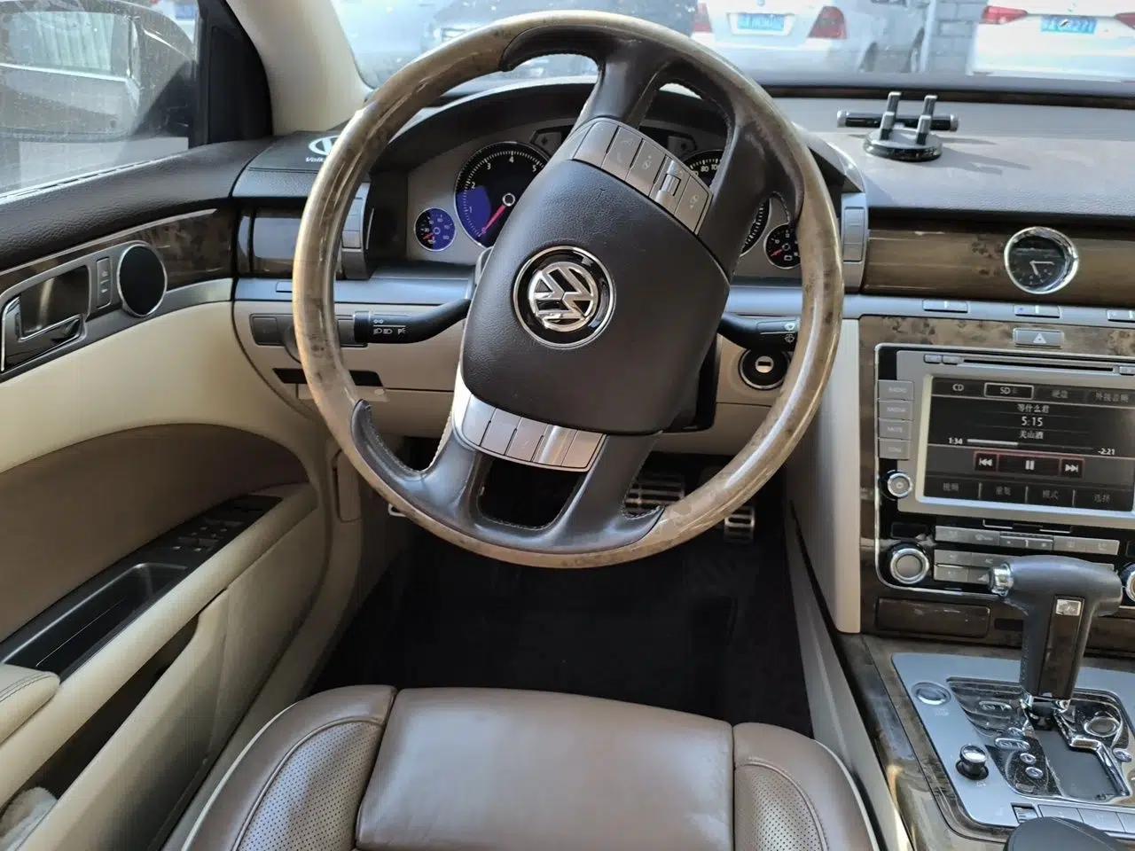 Volkswagen Phaeton 2011 3.6L V6 4-Seater Extended-Length Individual Edition — миниатюра 10