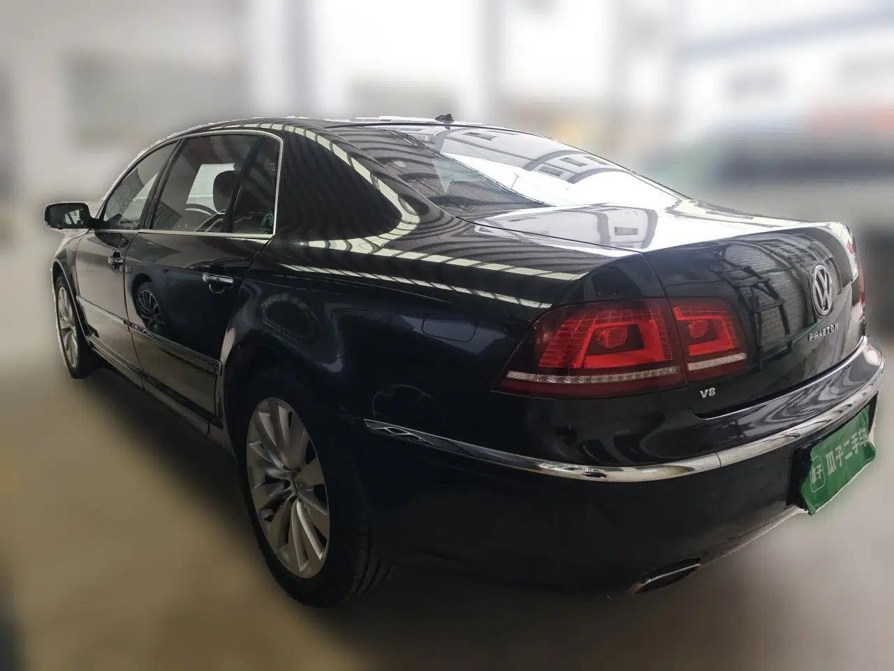 Volkswagen Phaeton 2011 4.2L V8 4-seat Extended-Range Individual Edition — миниатюра 4