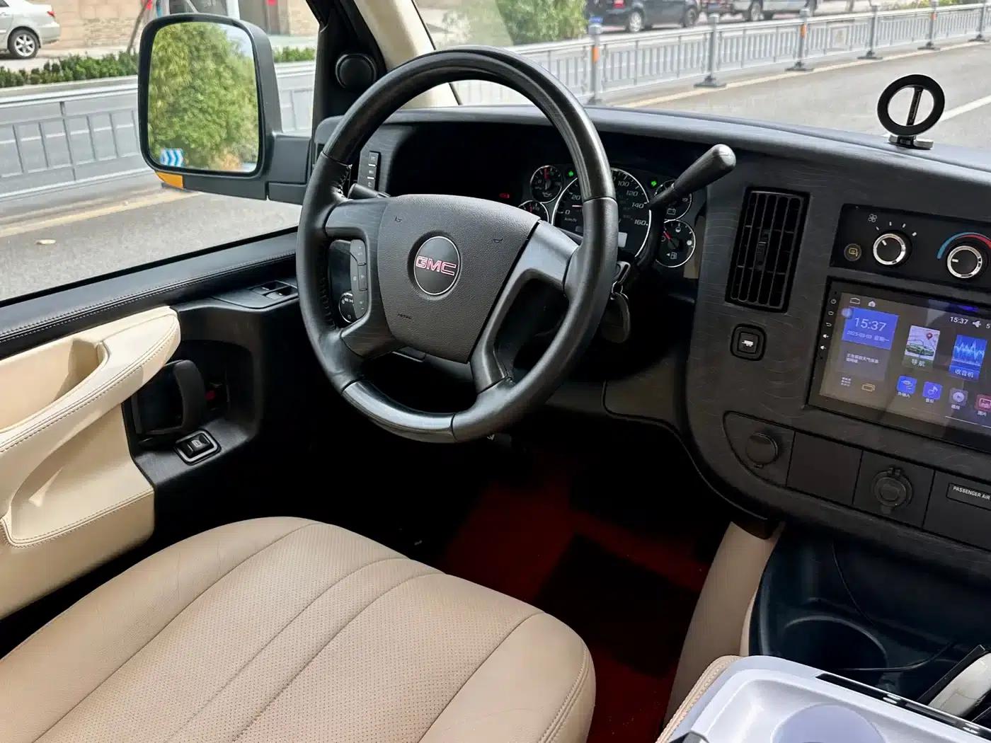 2014 SAVANA 5.3L AWD Leader Edition — миниатюра 6