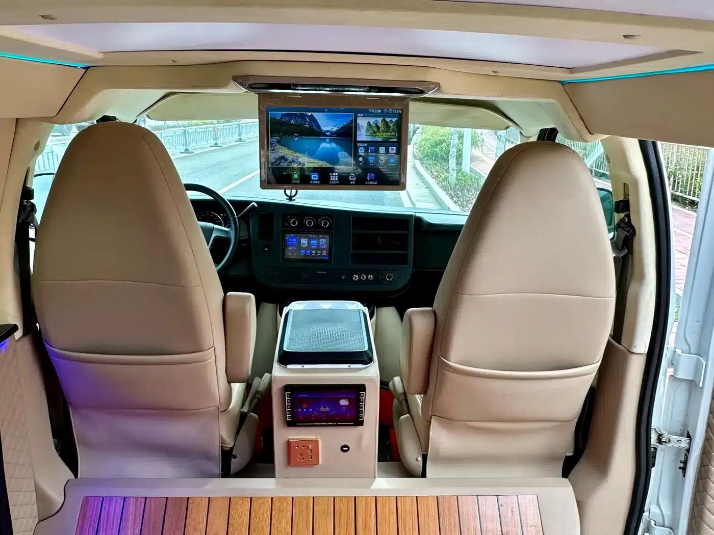 2014 SAVANA 5.3L AWD Leader Edition — миниатюра 10