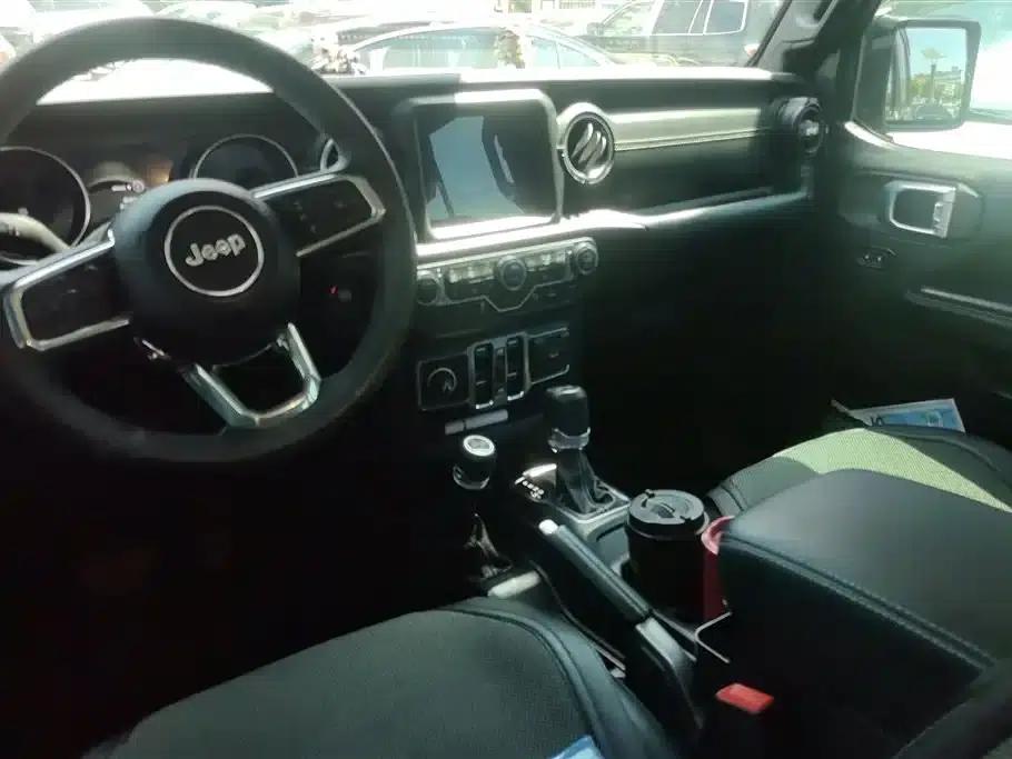 Jeep Wrangler New Energy 2021 Model 4-Door 2.0T 4xe Sahara — миниатюра 12