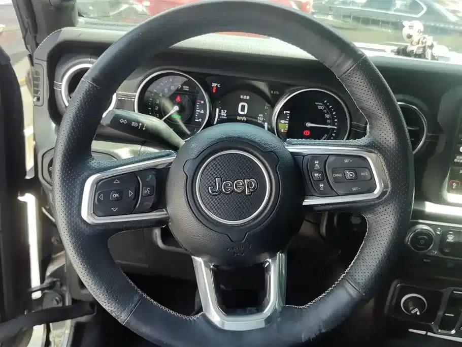 Jeep Wrangler New Energy 2021 Model 4-Door 2.0T 4xe Sahara — миниатюра 15