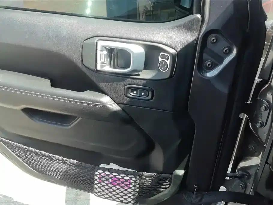 Jeep Wrangler New Energy 2021 Model 4-Door 2.0T 4xe Sahara — миниатюра 7