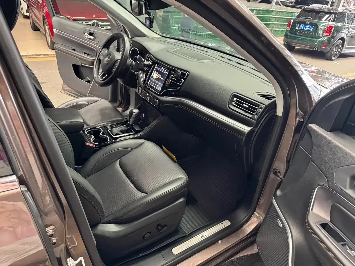 Grand Commander 2018 2.0T 4WD Smart Edition (China VI Emission Standard) — миниатюра 16