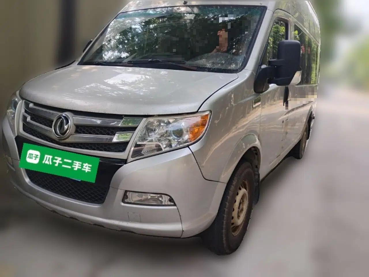 Dongfeng Yufeng 2020 2.5T V9 Logistics Vehicle Long Wheelbase High Roof 6-9 Seater China V Emission Standard ZD25 — миниатюра 1
