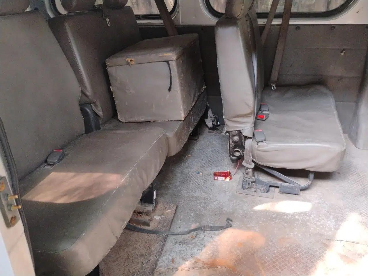 Dongfeng Yufeng 2020 2.5T V9 Logistics Vehicle Long Wheelbase High Roof 6-9 Seater China V Emission Standard ZD25 — миниатюра 17