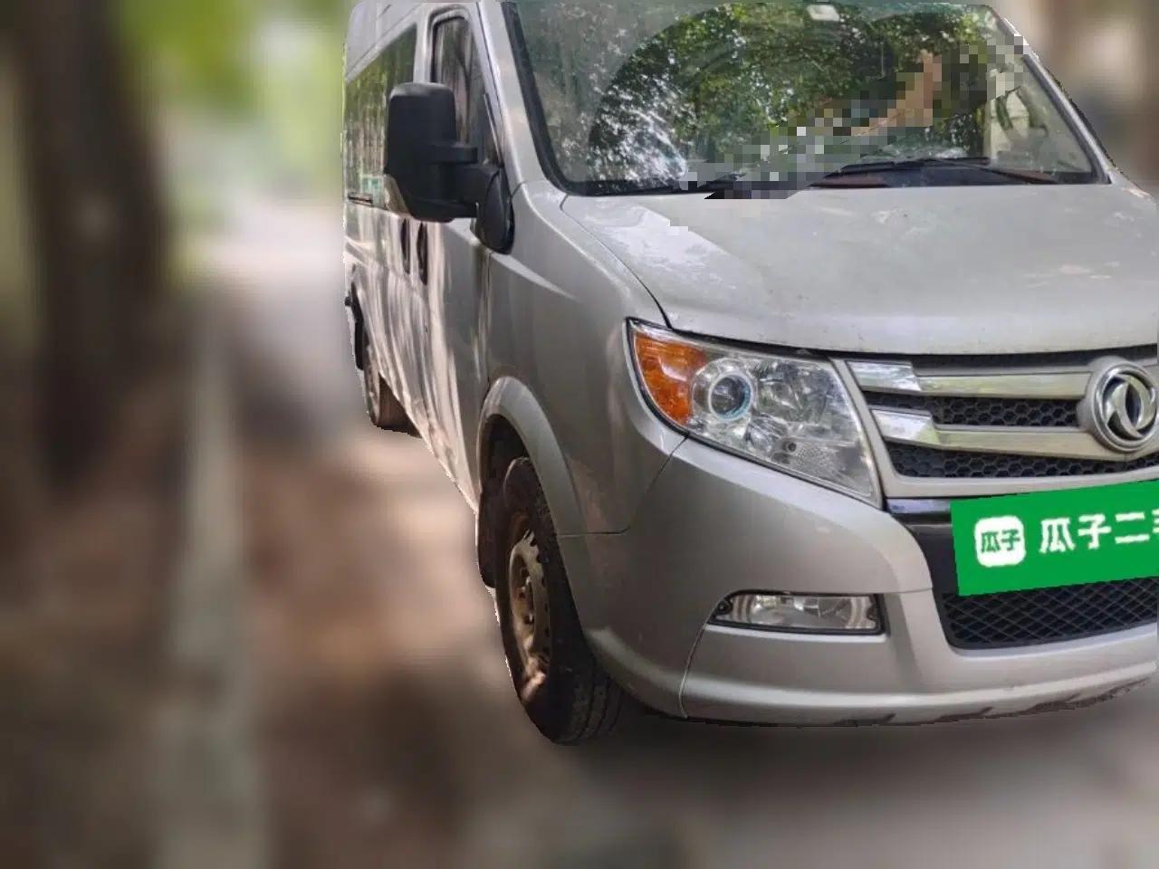 Dongfeng Yufeng 2020 2.5T V9 Logistics Vehicle Long Wheelbase High Roof 6-9 Seater China V Emission Standard ZD25 — миниатюра 3