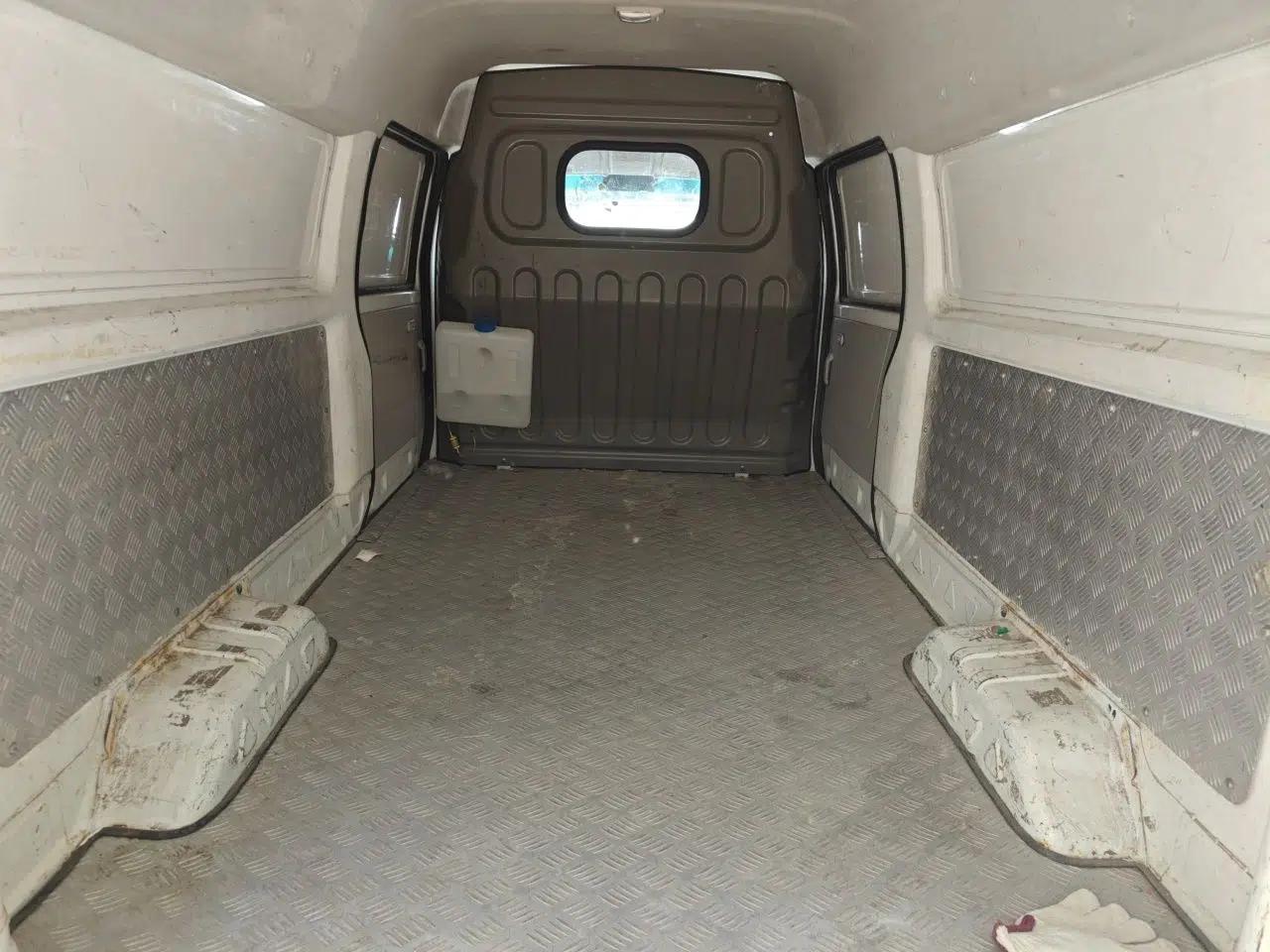 Dongfeng Yufeng 2018 Dongfeng Yufeng EM19 All-Electric Two-Seat Automatic Cargo Van — миниатюра 19