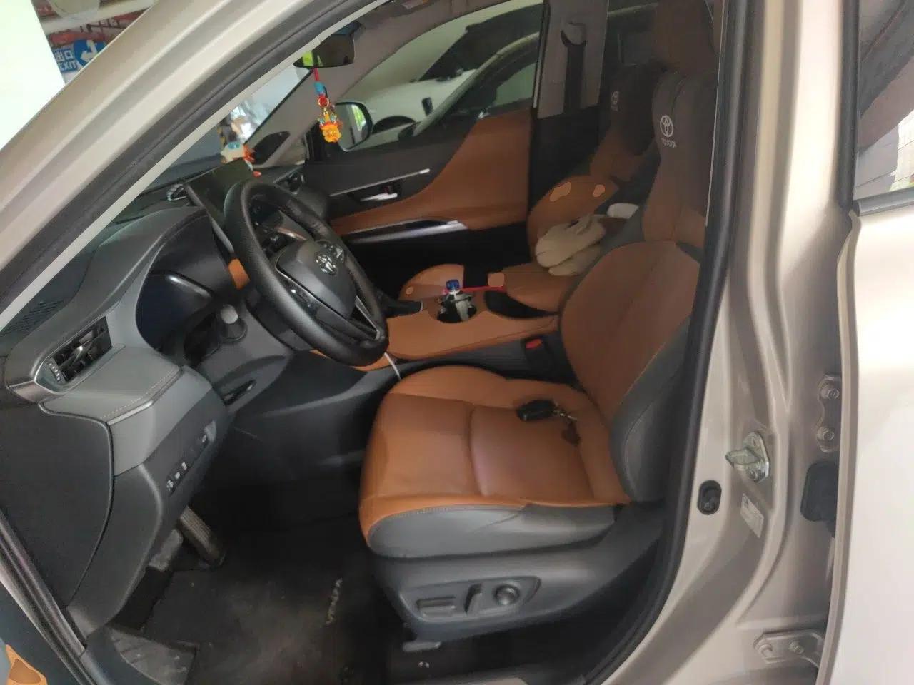 Toyota Venza 2024 2.5L Smart e-Power Dual-Motor Two-Wheel Drive Luxury Edition — миниатюра 15