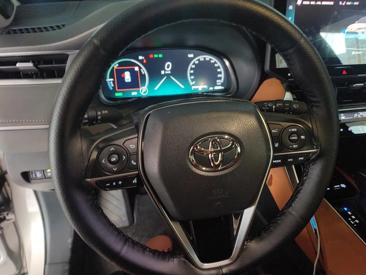 Toyota Venza 2024 2.5L Smart e-Power Dual-Motor Two-Wheel Drive Luxury Edition — миниатюра 10