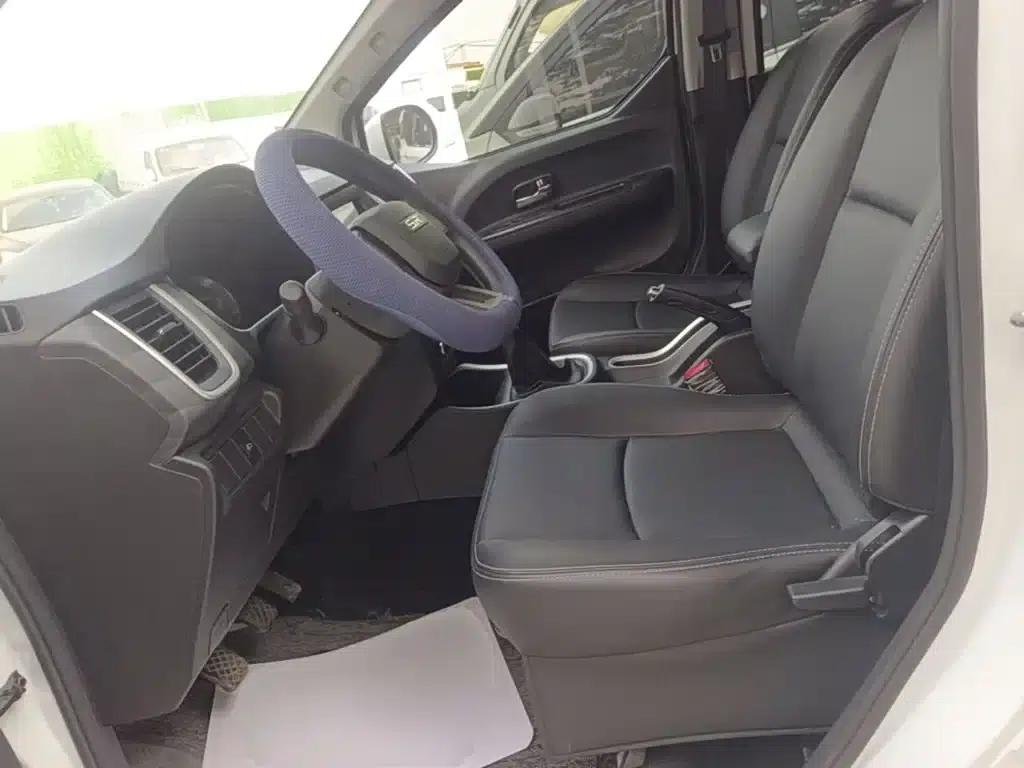 Golden Lion M Classic 2024 Model 1.5L Touring Lion Bus (7 Seats) — миниатюра 15