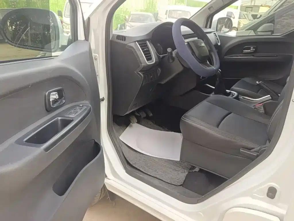 Golden Lion M Classic 2024 Model 1.5L Touring Lion Bus (7 Seats) — миниатюра 16