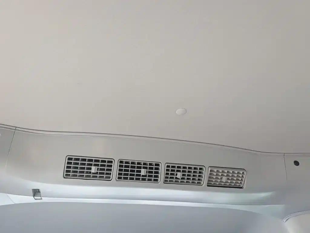 Golden Lion M Classic 2024 Model 1.5L Touring Lion Bus (7 Seats) — миниатюра 18