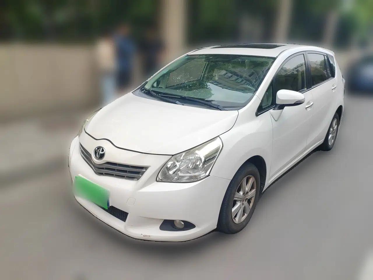 Toyota Verso 2014 Starlight 180G CVT Comfort Edition — миниатюра 1