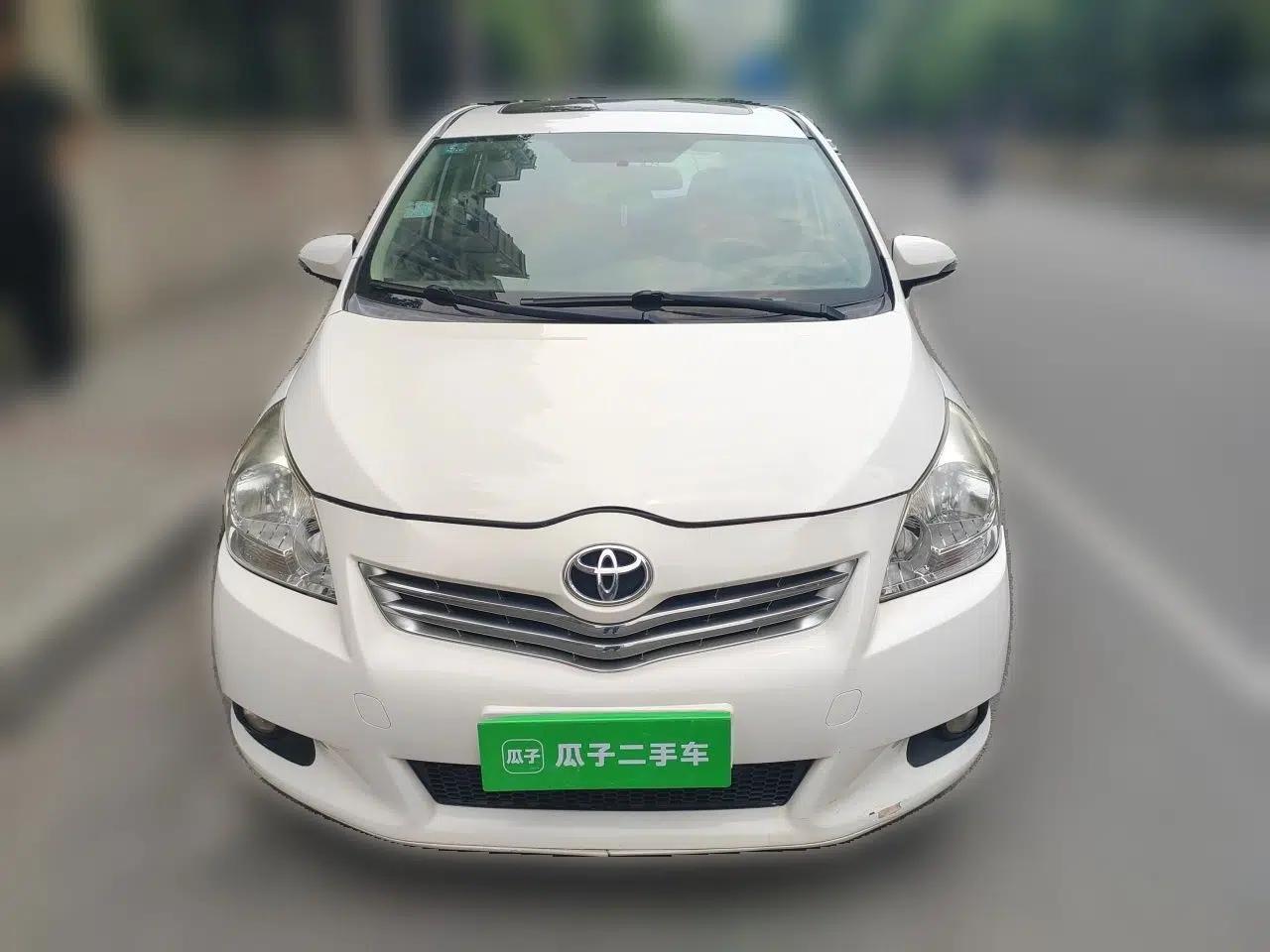 Toyota Verso 2014 Starlight 180G CVT Comfort Edition — миниатюра 2