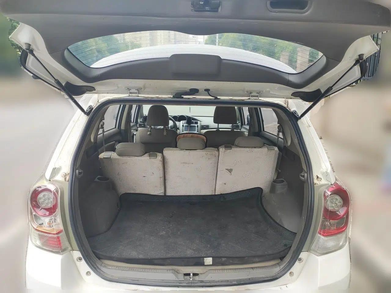 Toyota Verso 2014 Starlight 180G CVT Comfort Edition — миниатюра 19