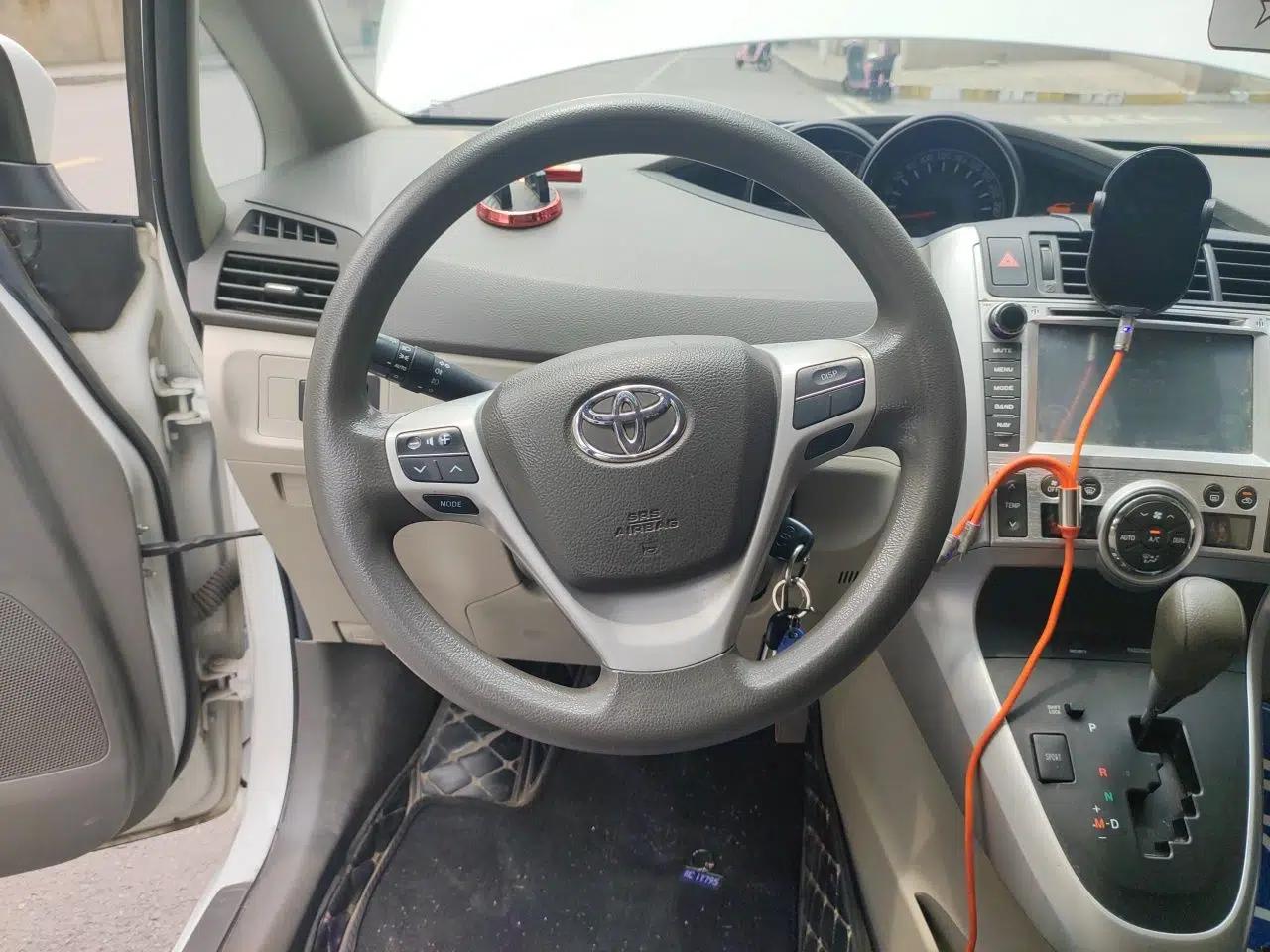 Toyota Verso 2014 Starlight 180G CVT Comfort Edition — миниатюра 10