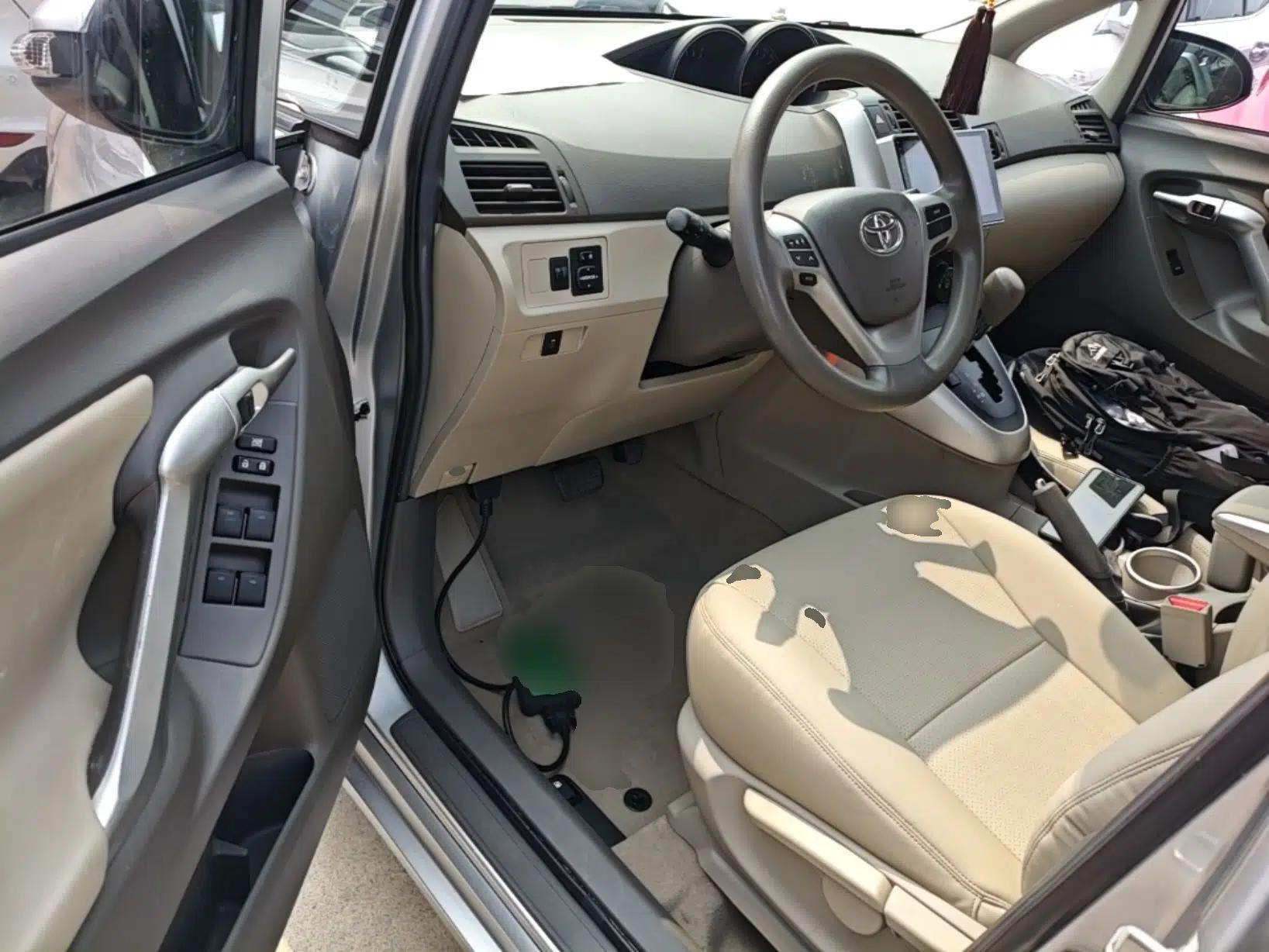 Toyota Verso 2014 Starlight 180E CVT Elite Edition — миниатюра 18