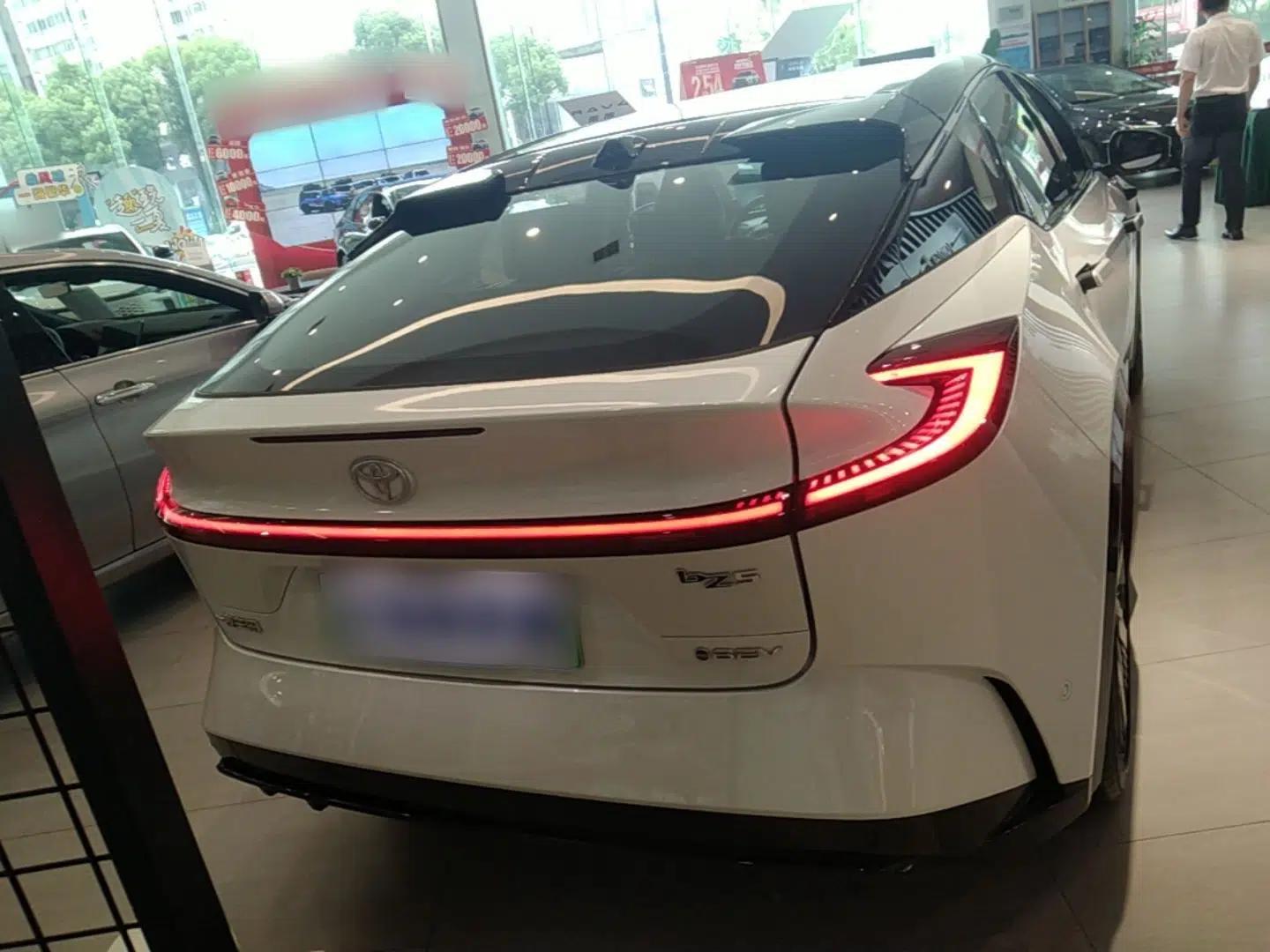 Toyota bZ5 2025 Model 630 MAX Smart Driving Edition — миниатюра 5