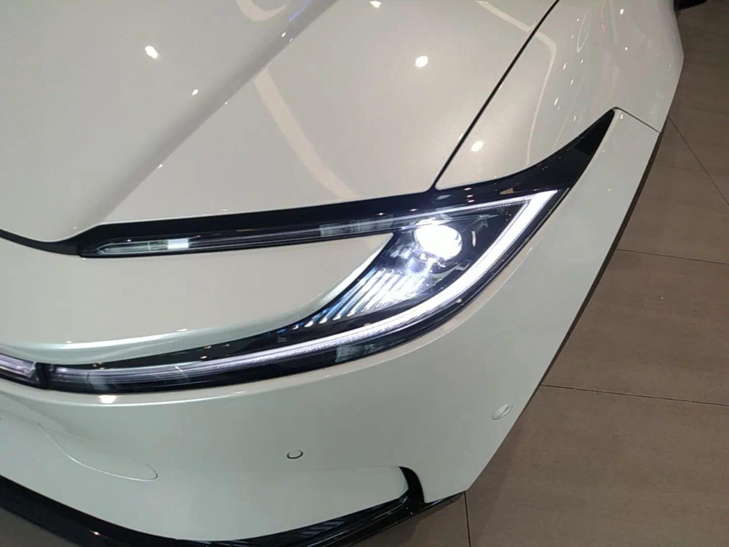 Toyota bZ5 2025 Model 630 MAX Smart Driving Edition — миниатюра 8