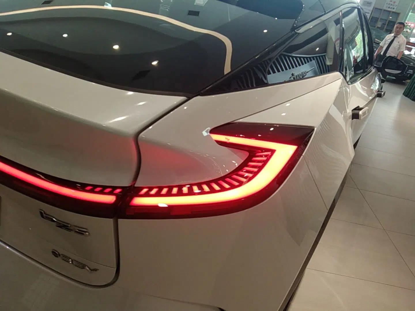 Toyota bZ5 2025 Model 630 MAX Smart Driving Edition — миниатюра 9
