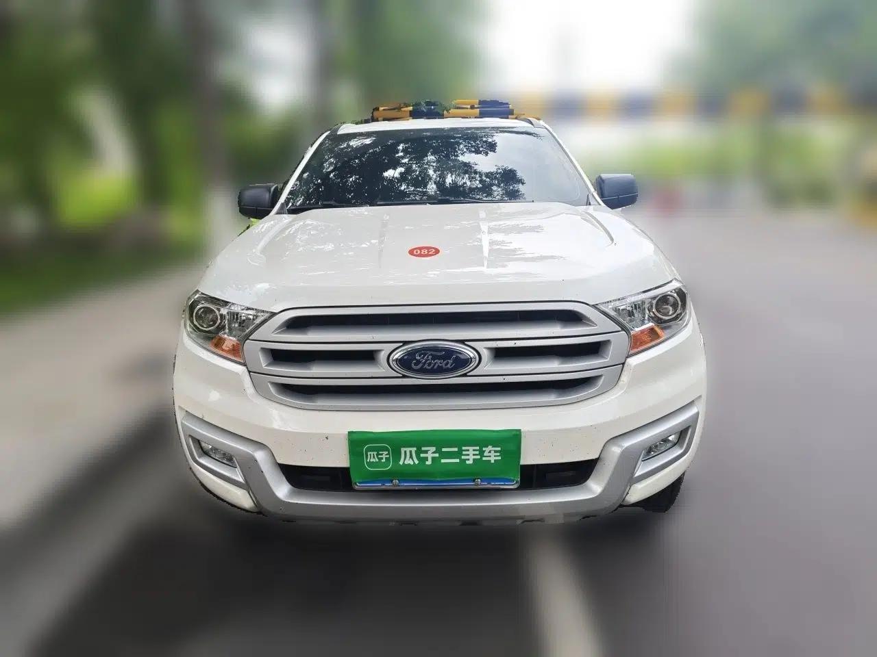 Ford Everest 2017 2.0T Gasoline Automatic 4x4 Elite Edition 5 Seats — миниатюра 2