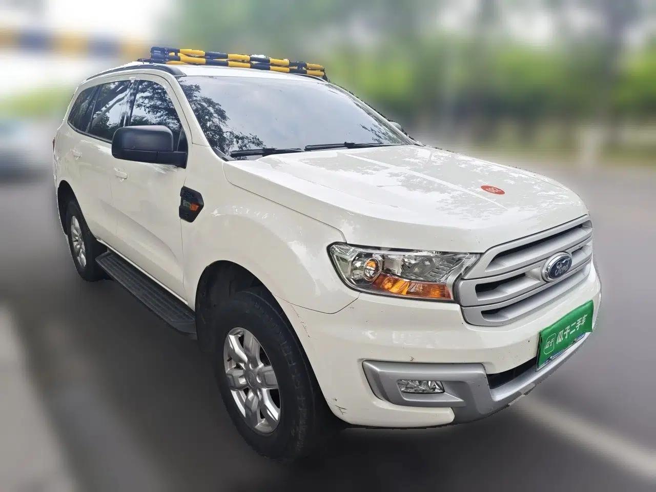 Ford Everest 2017 2.0T Gasoline Automatic 4x4 Elite Edition 5 Seats — миниатюра 3