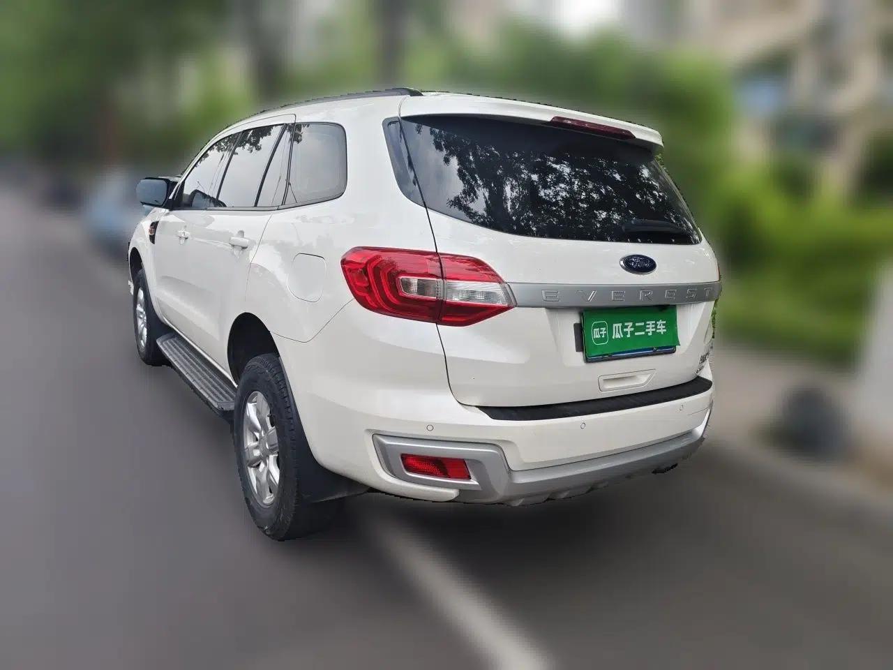 Ford Everest 2017 2.0T Gasoline Automatic 4x4 Elite Edition 5 Seats — миниатюра 4