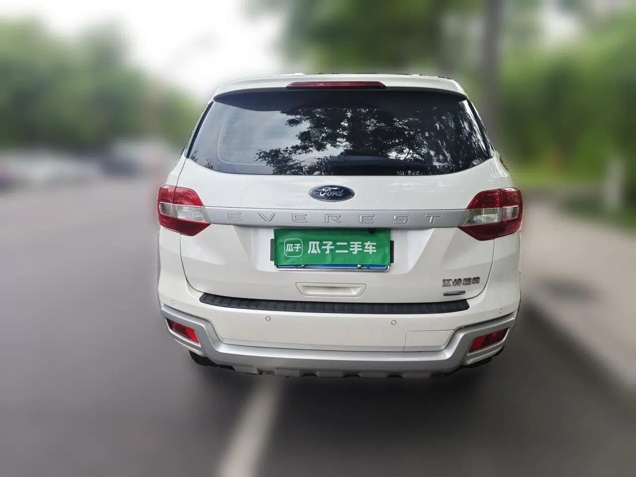 Ford Everest 2017 2.0T Gasoline Automatic 4x4 Elite Edition 5 Seats — миниатюра 5