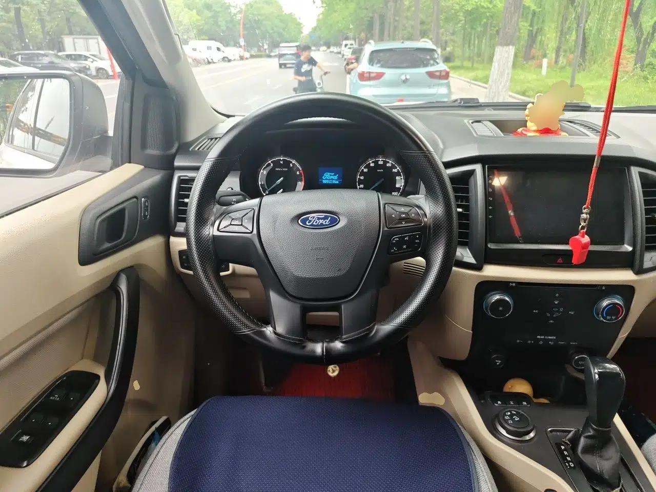 Ford Everest 2017 2.0T Gasoline Automatic 4x4 Elite Edition 5 Seats — миниатюра 10