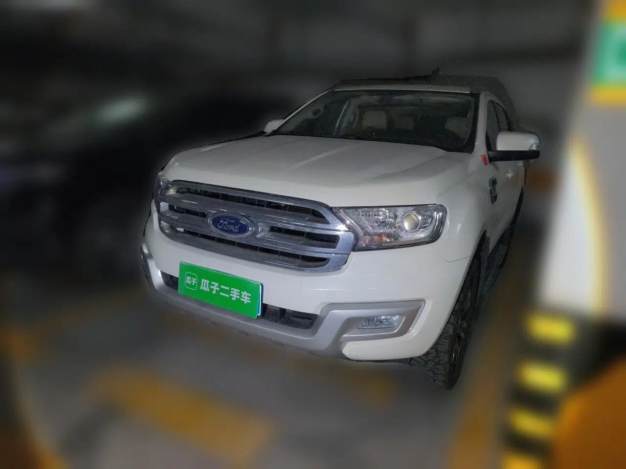 Ford Everest 2016 2.0T Gasoline Automatic 4x4 Luxury Edition — миниатюра 1
