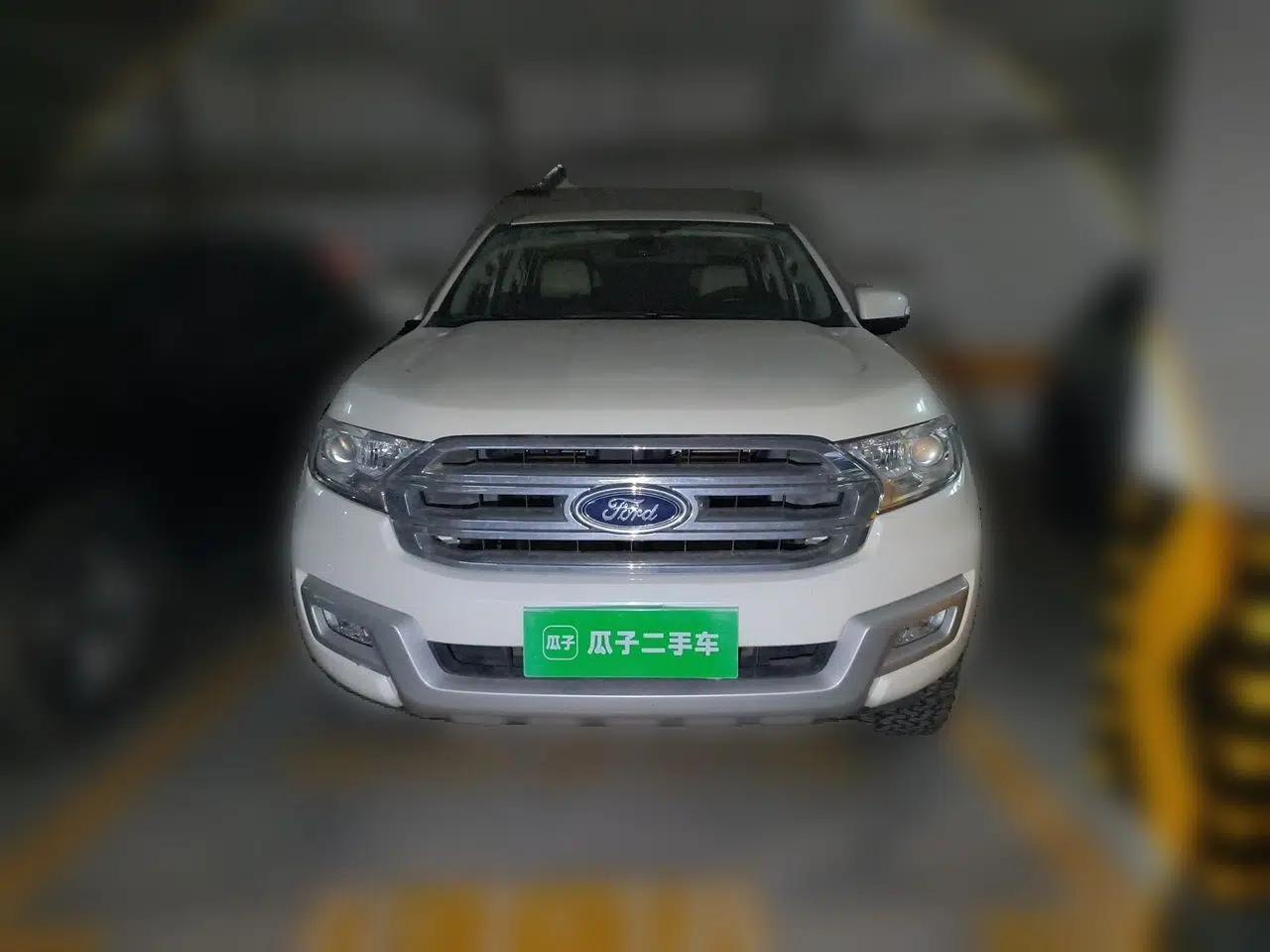 Ford Everest 2016 2.0T Gasoline Automatic 4x4 Luxury Edition — миниатюра 2