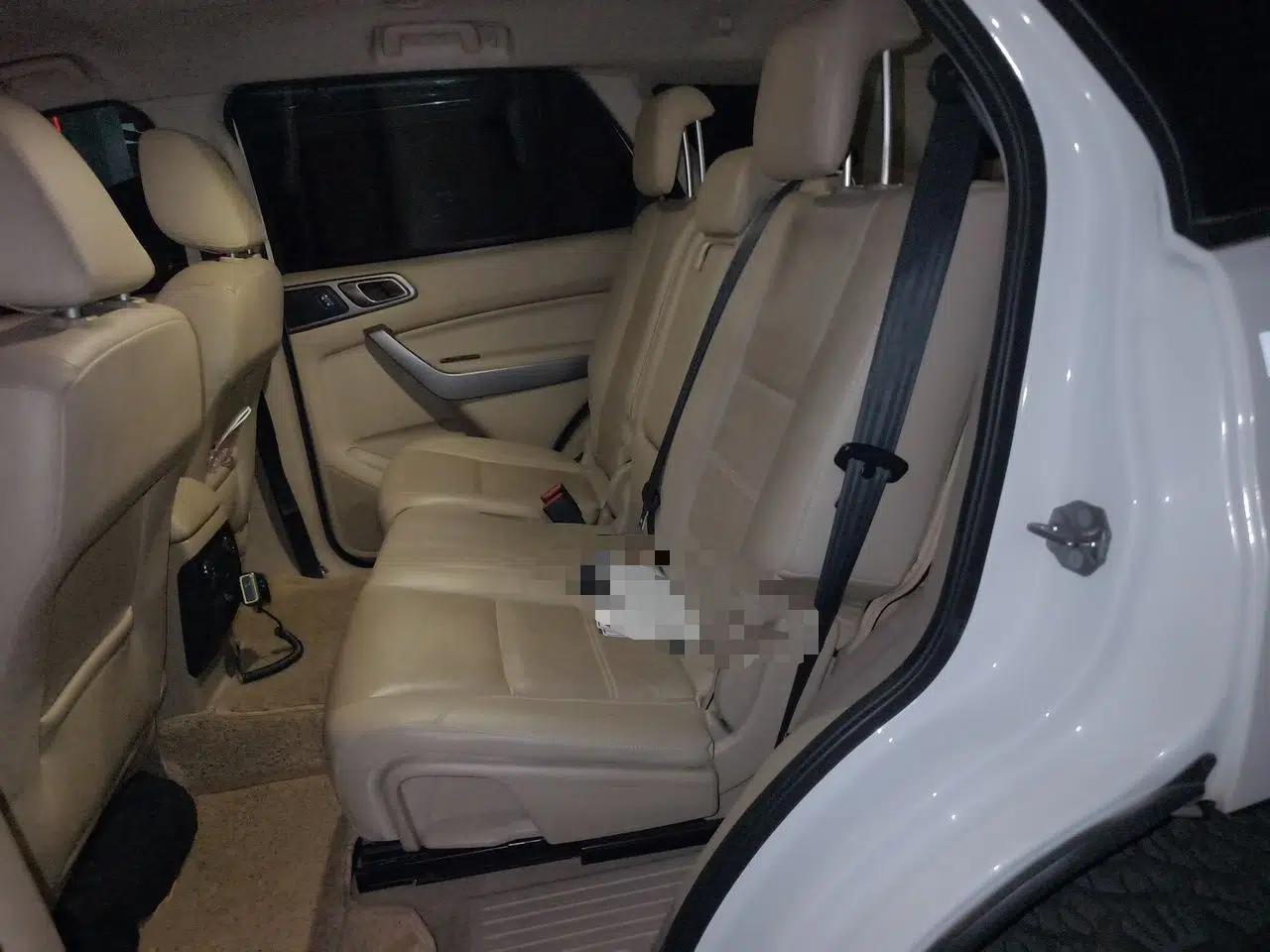 Ford Everest 2016 2.0T Gasoline Automatic 4x4 Luxury Edition — миниатюра 17