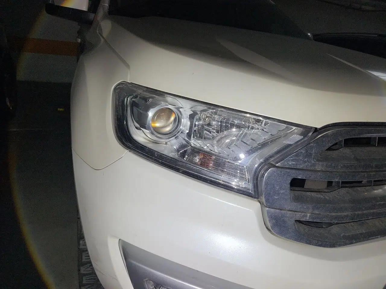 Ford Everest 2016 2.0T Gasoline Automatic 4x4 Luxury Edition — миниатюра 7