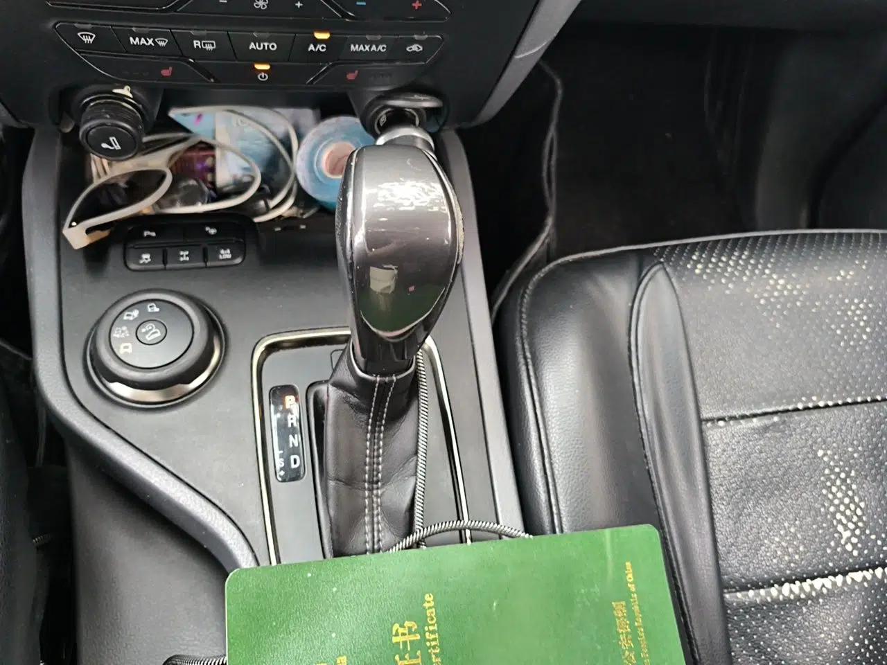 Ford Everest 2016 2.0T Gasoline Automatic 4x4 Flagship Edition — миниатюра 14