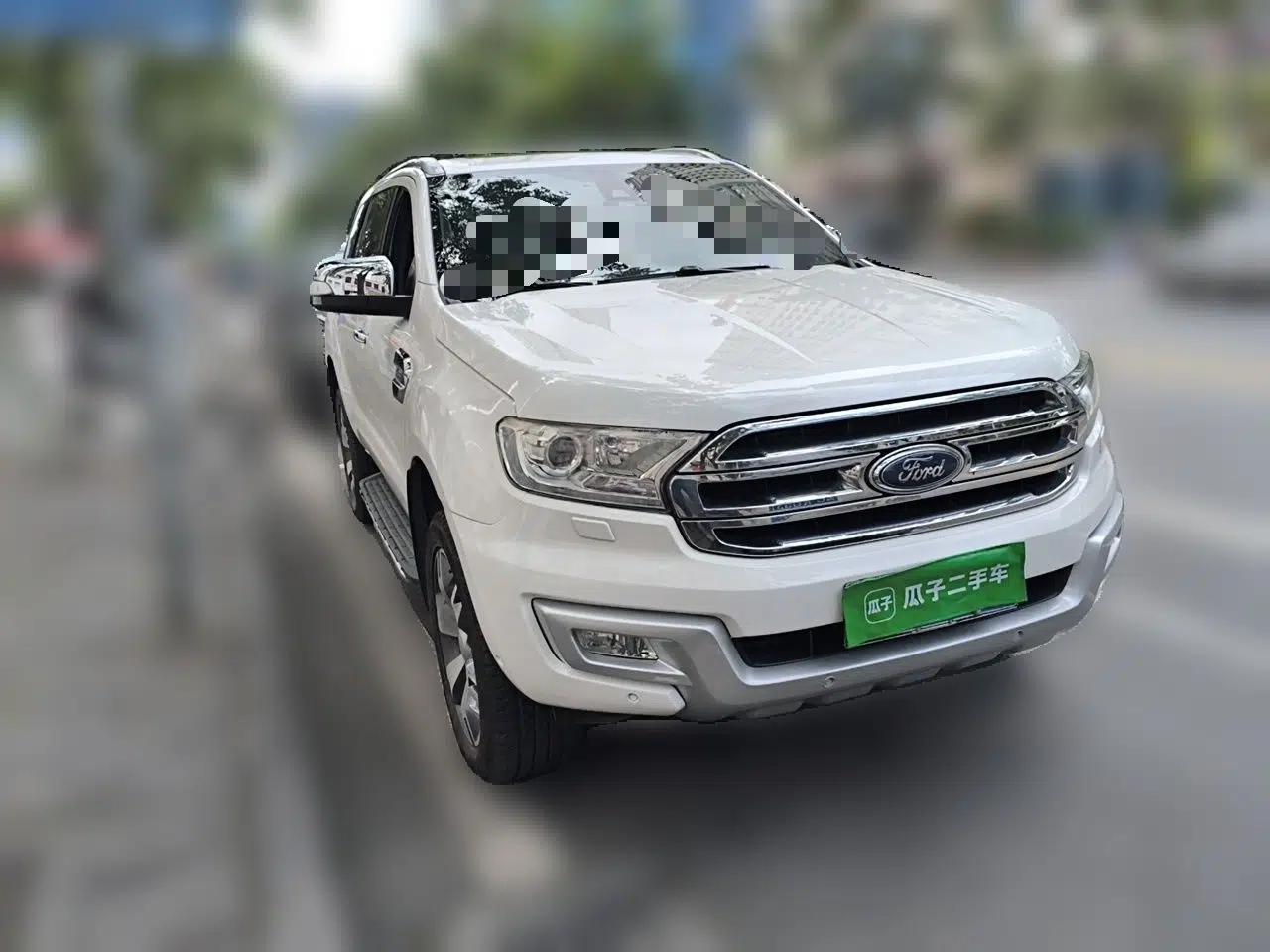 Ford Everest 2016 2.0T Gasoline Automatic 4x4 Flagship Edition — миниатюра 3