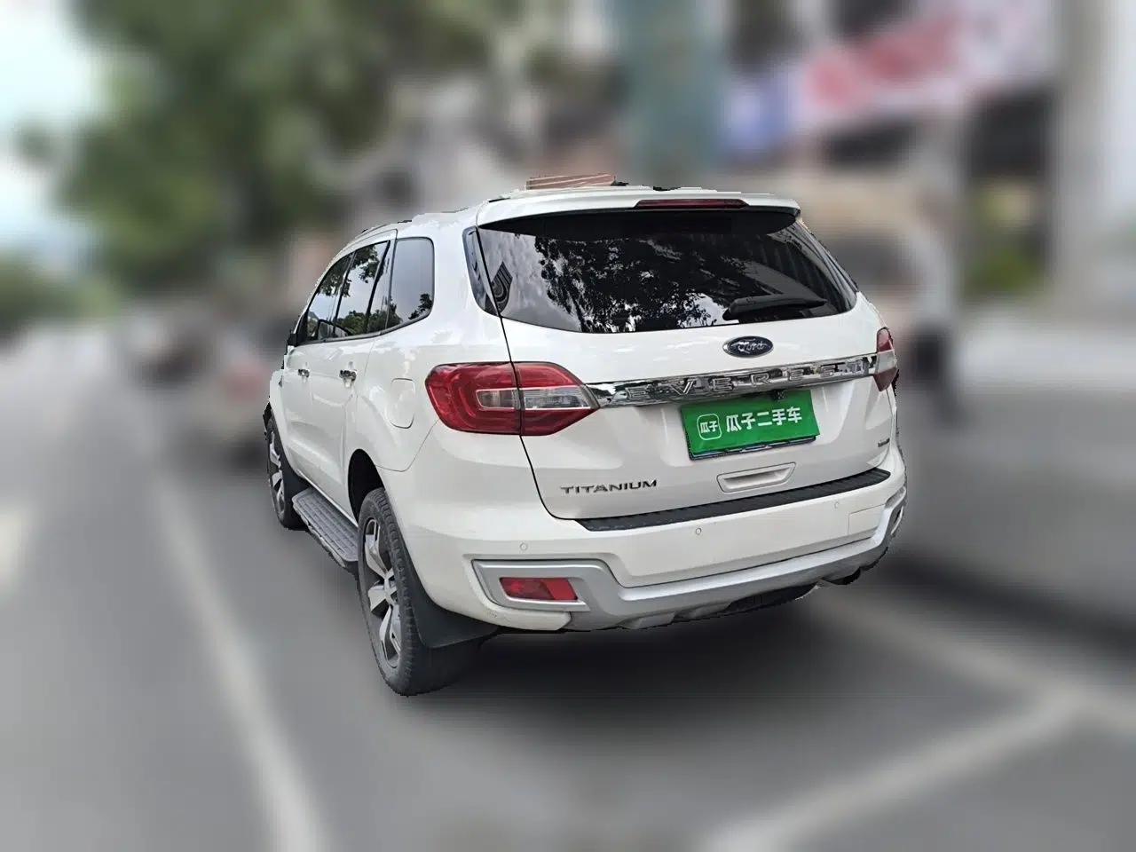 Ford Everest 2016 2.0T Gasoline Automatic 4x4 Flagship Edition — миниатюра 4