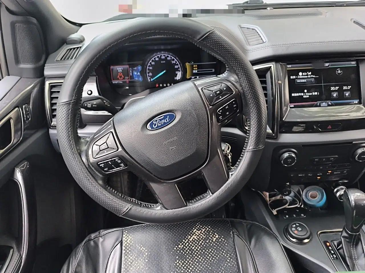 Ford Everest 2016 2.0T Gasoline Automatic 4x4 Flagship Edition — миниатюра 10