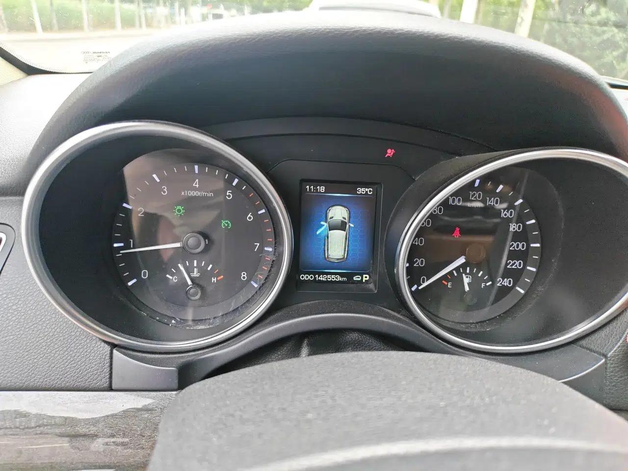 Haval H8 2015 2.0T Two-Wheel-Drive Elite Version — миниатюра 11
