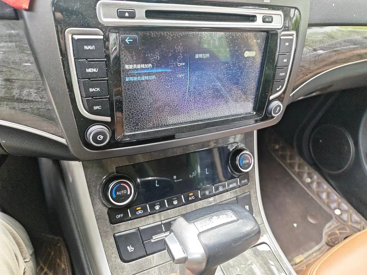 Haval H8 2015 2.0T Two-Wheel-Drive Elite Version — миниатюра 13
