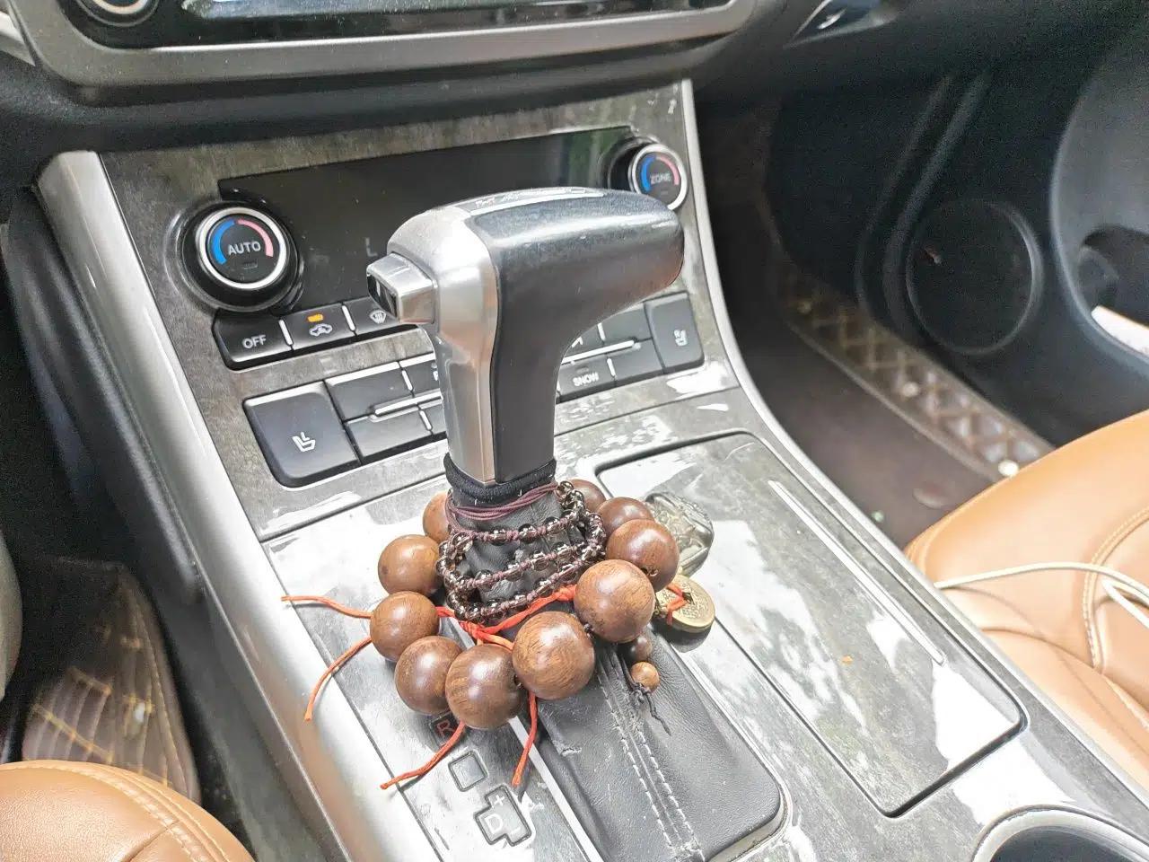 Haval H8 2015 2.0T Two-Wheel-Drive Elite Version — миниатюра 14