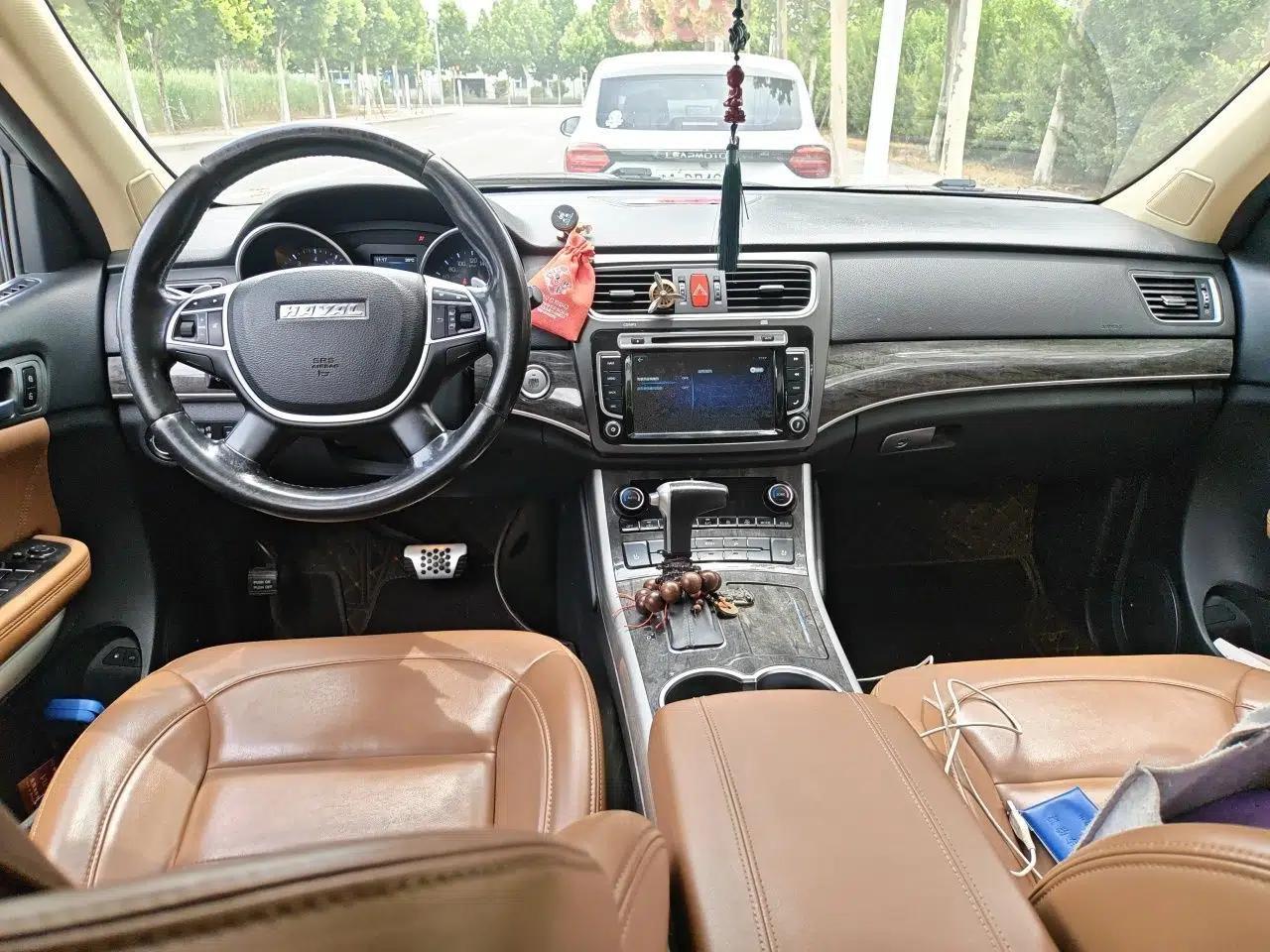 Haval H8 2015 2.0T Two-Wheel-Drive Elite Version — миниатюра 9