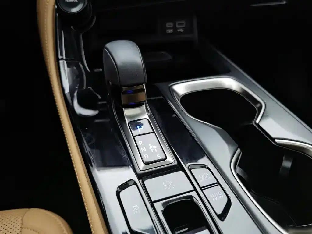 Lexus NX PHEV 2022 400h+ Comfort Edition — миниатюра 13