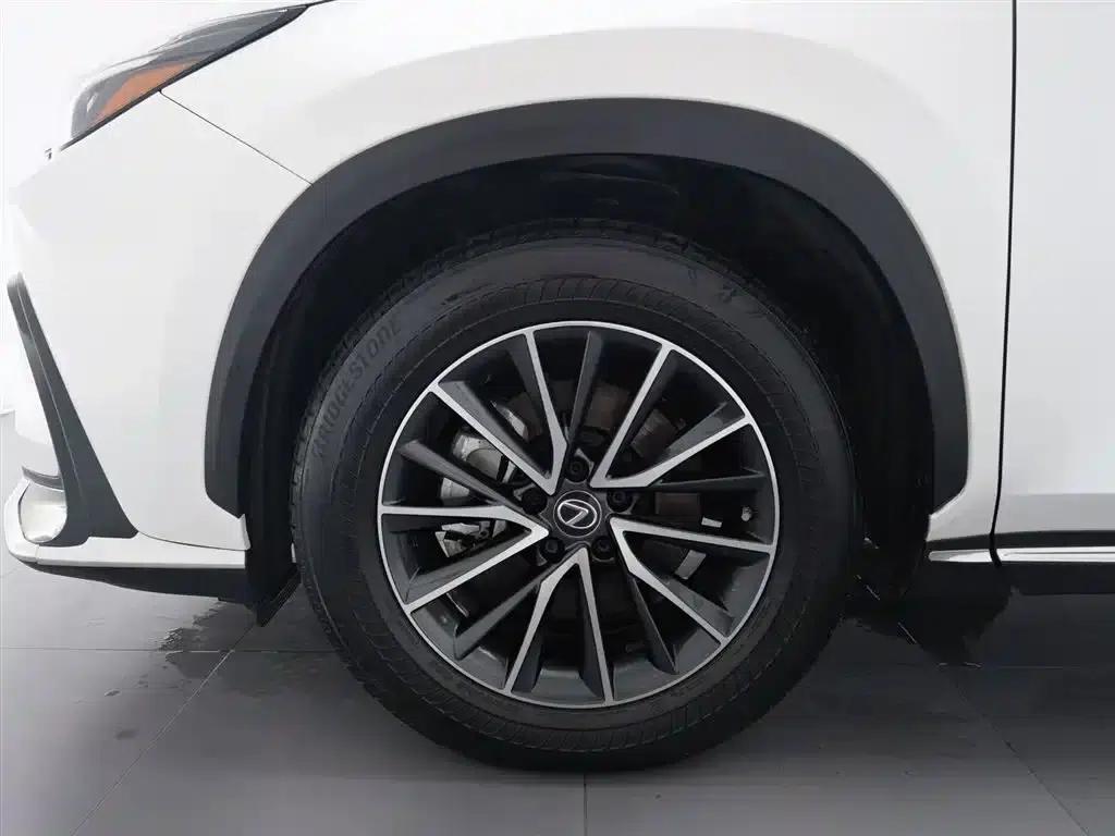 Lexus NX PHEV 2022 400h+ Comfort Edition — миниатюра 17