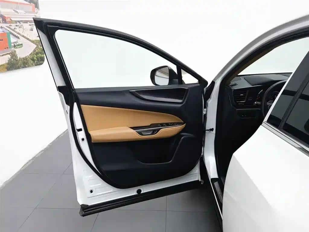 Lexus NX PHEV 2022 400h+ Comfort Edition — миниатюра 8