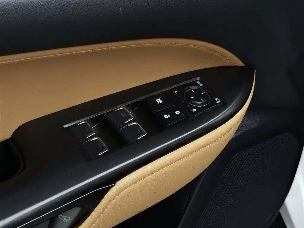 Lexus NX PHEV 2022 400h+ Comfort Edition — миниатюра 9
