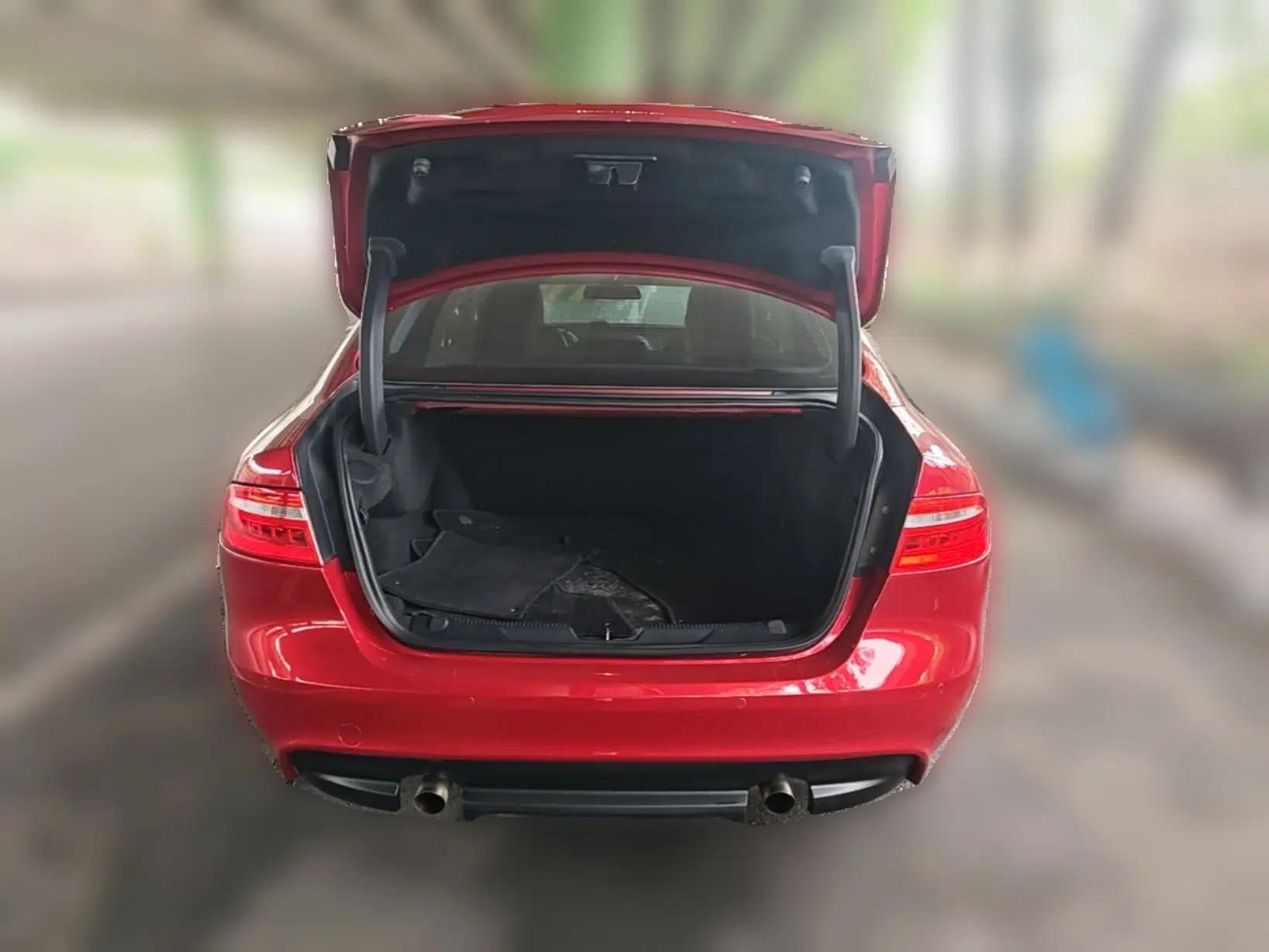 Jaguar XE 2015 2.0T 240 PS R-Sport — миниатюра 19