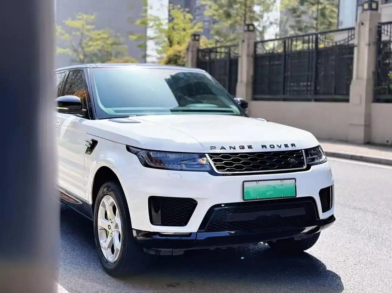 Range Rover Sport Hybrid 2018 P400e — миниатюра 3